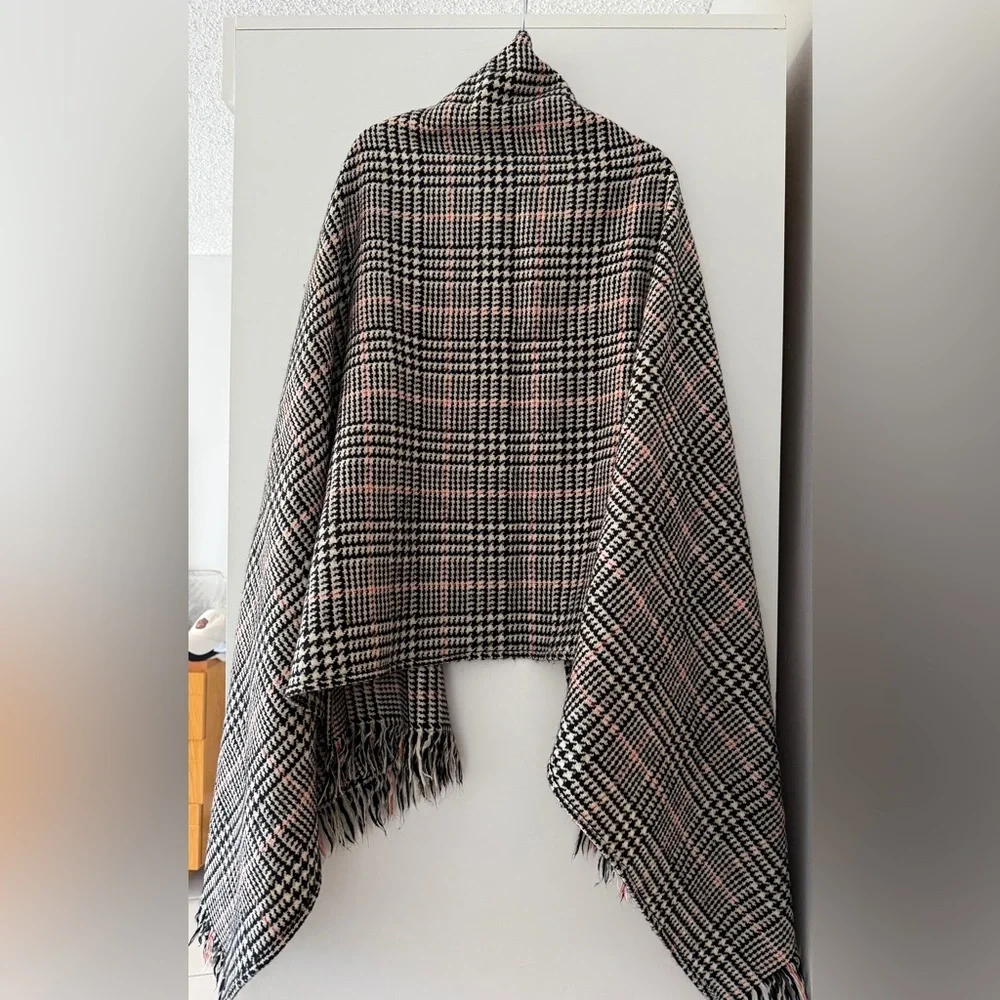 Anne Klein Vintage Wool Shawl | Red Houndstooth Plaid | 29x72 - Picture 6 of 9